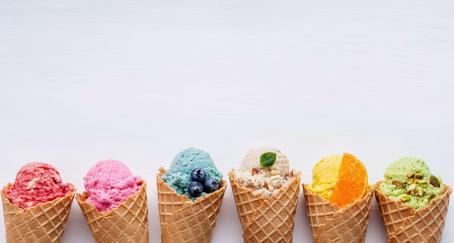 Conos de helados de distintos sabores