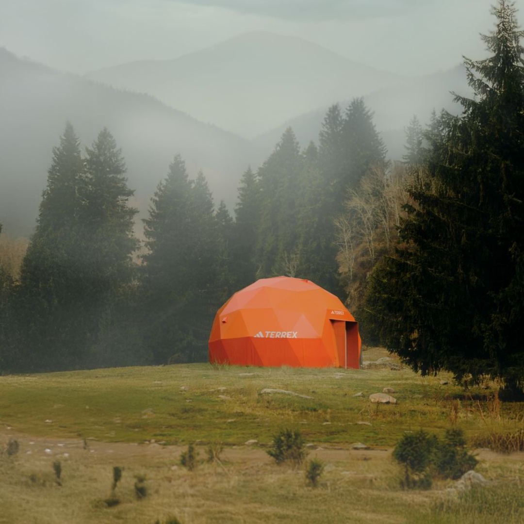Estructura esférica en las montañas