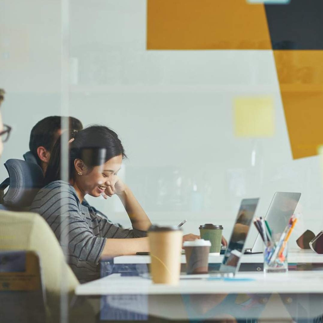 Según Adobe, el 92% de los empleados de pymes consideran la tecnología un factor para aceptar un trabajo