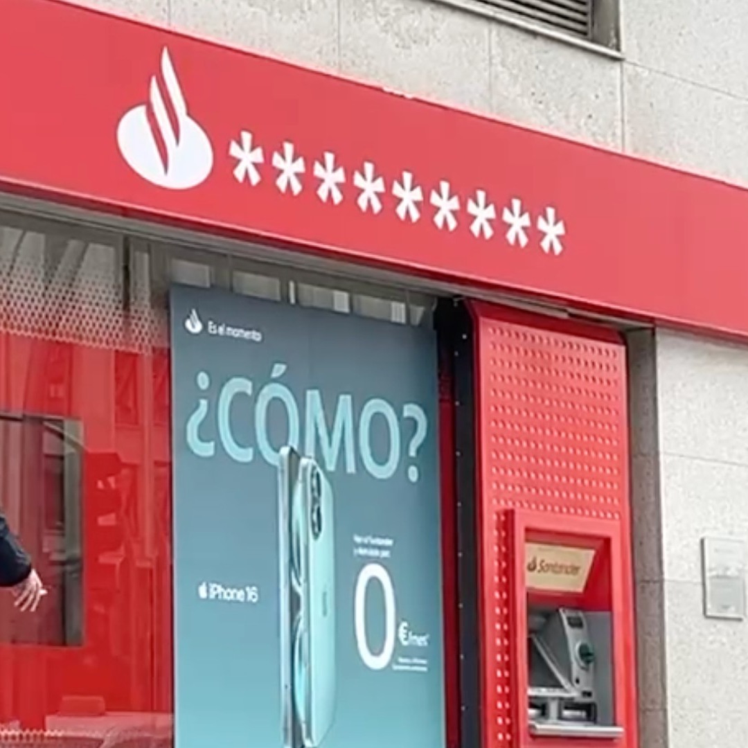 Nombre de Banco Santander reemplazado por contraseña