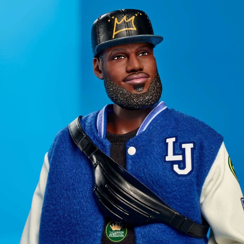 Muñeco de LeBron James en el universo de Barbie