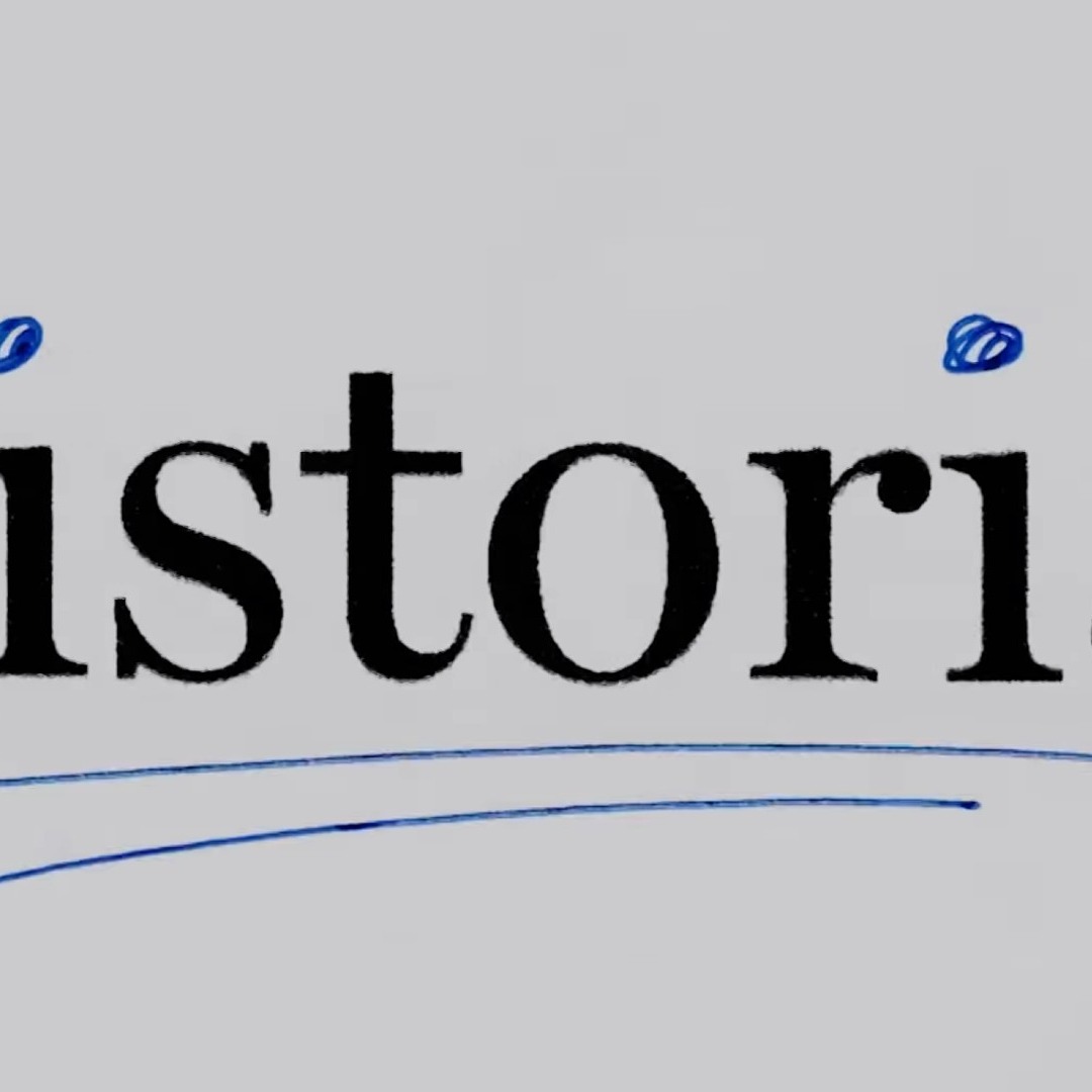 Palabra historia subrayada con bolígrafo azul