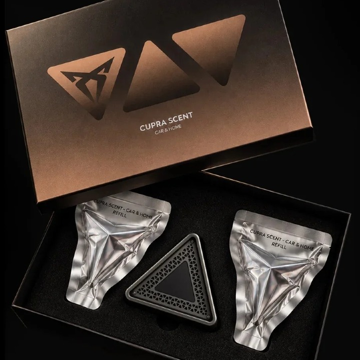 Caja con la esencia de Cupra en su packaging