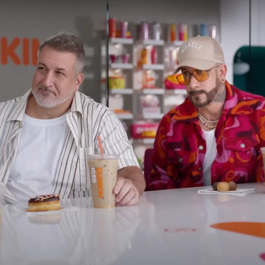 Los cantantes A.J. McLean y Joey Fatone