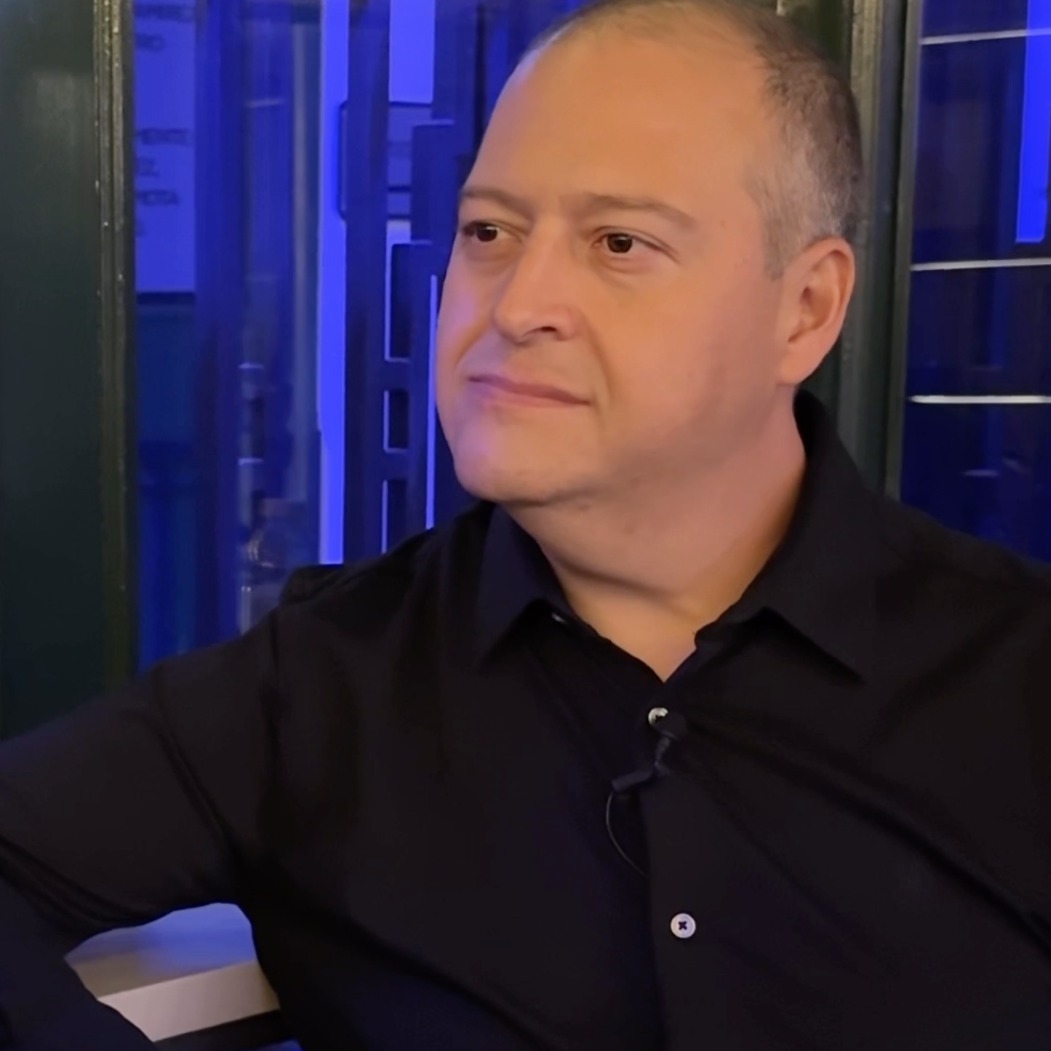 Un momento de la entrevista con Juan Pablo Escobar