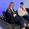 Ana Nance y Pedro Márnez  sentados en un sillón