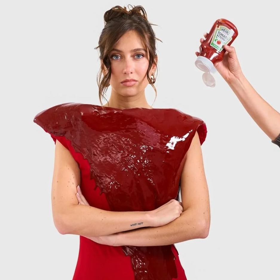 Chica luce vestido creado por Heinz