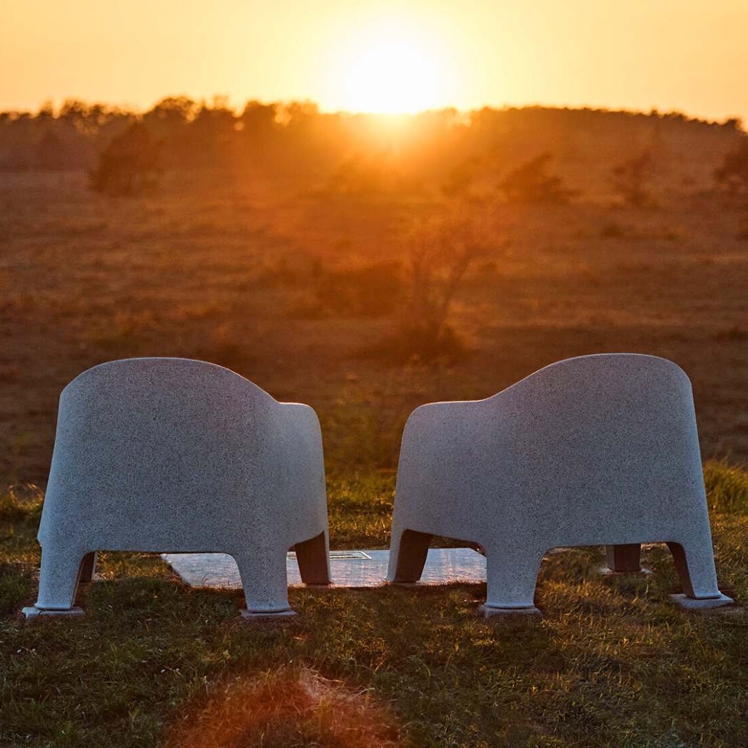 Instalación de dos sillas de Ikea en Suecia