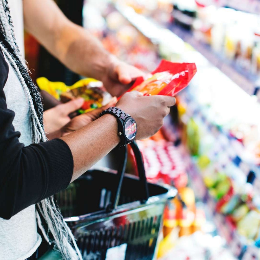 Según Kantar, la cesta de necesidad inmediata y el interés por las promociones marcan la evolución del gran consumo