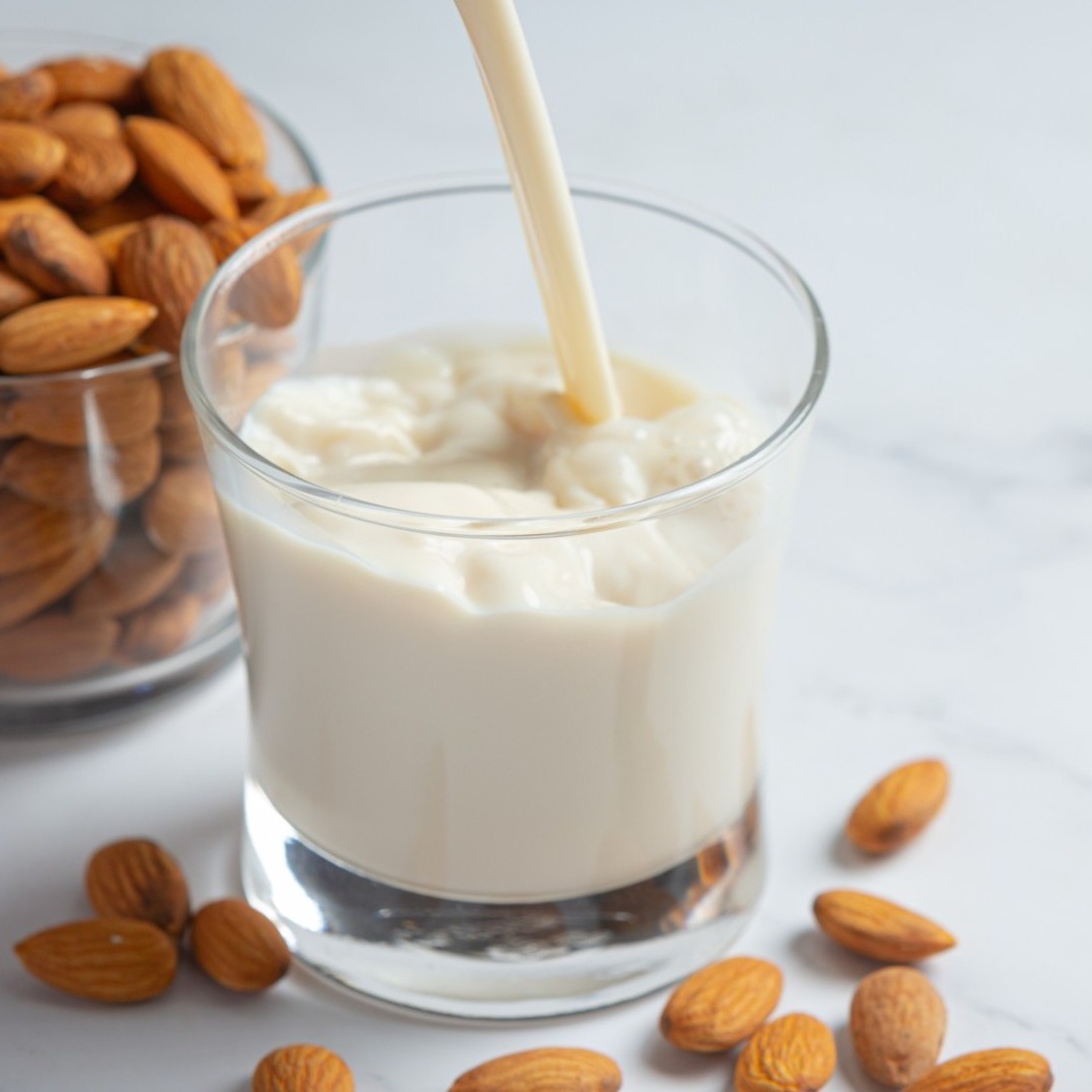 Los productos plant-based llegan a la mitad de los hogares, pero su consolidación pasa por trascender el concepto “sustitutivo” Leche de almendra