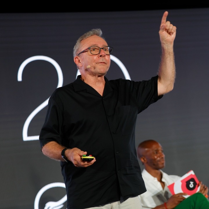 Les Binet en su conferencia de Cannes Lions