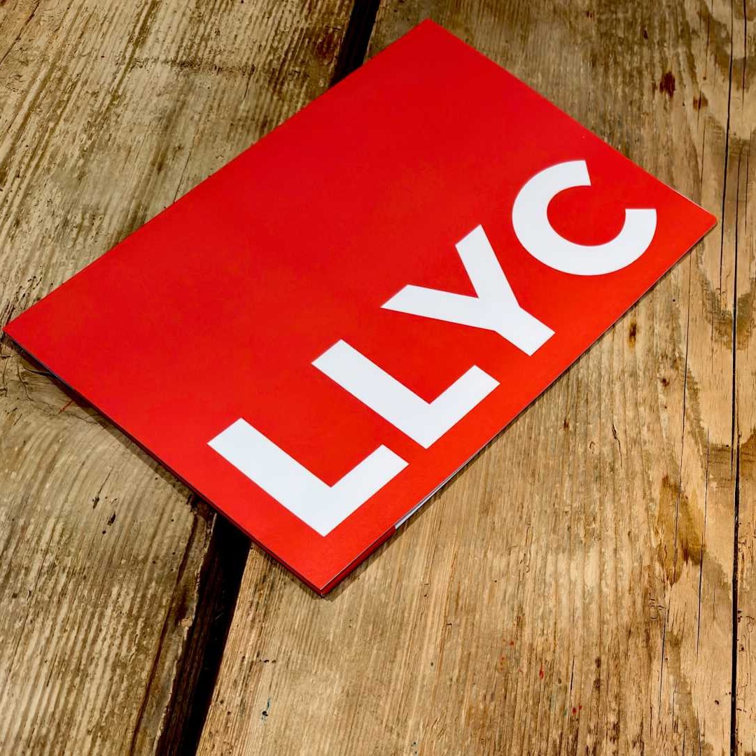 Logotipo LLYC