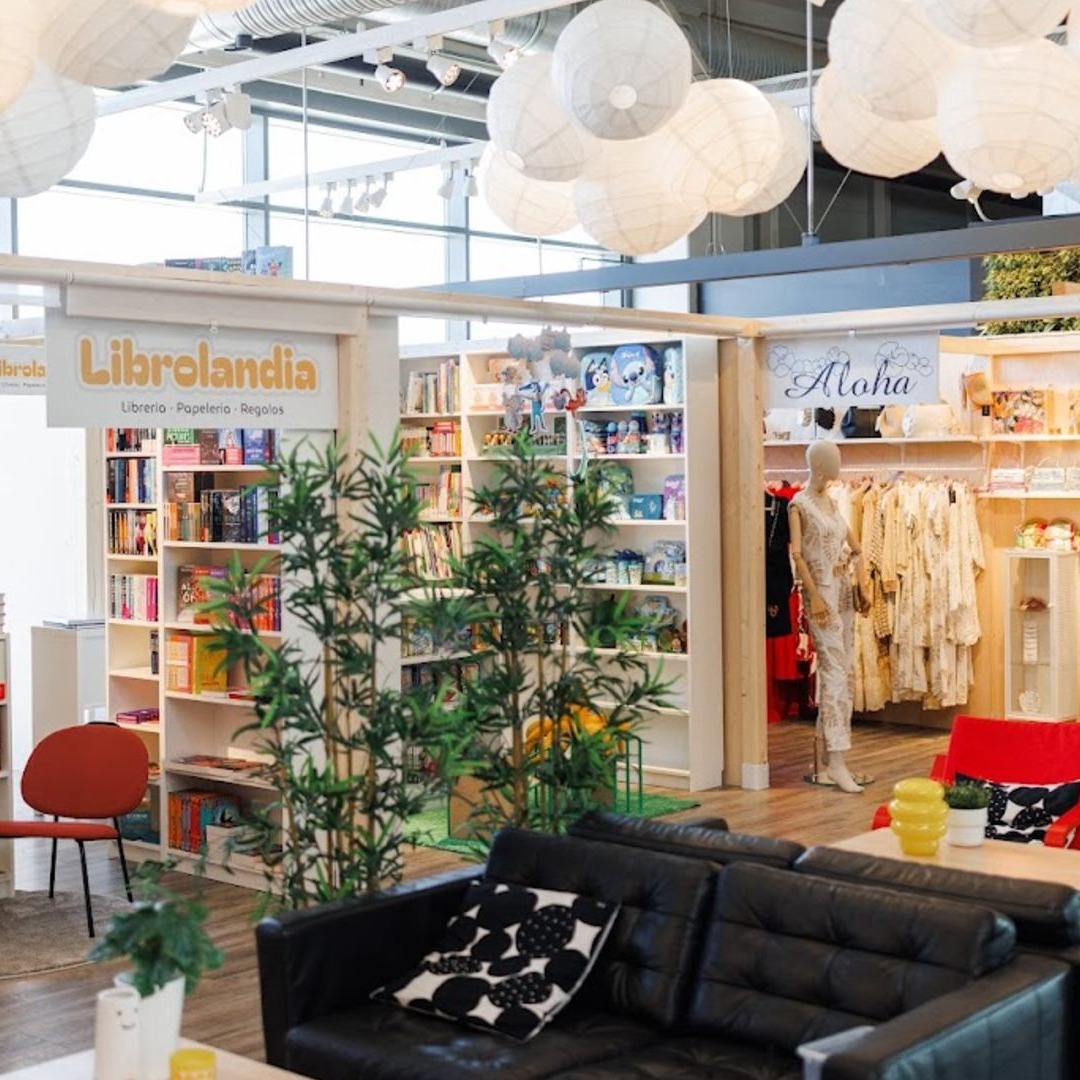 Negocios Librolandia y Aloha en la tienda de Ikea