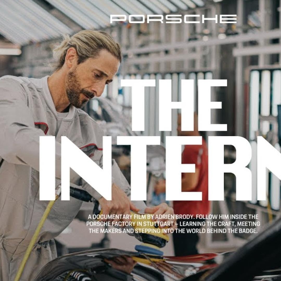 Adrien Brody trabajando en la fábrica de Porsche