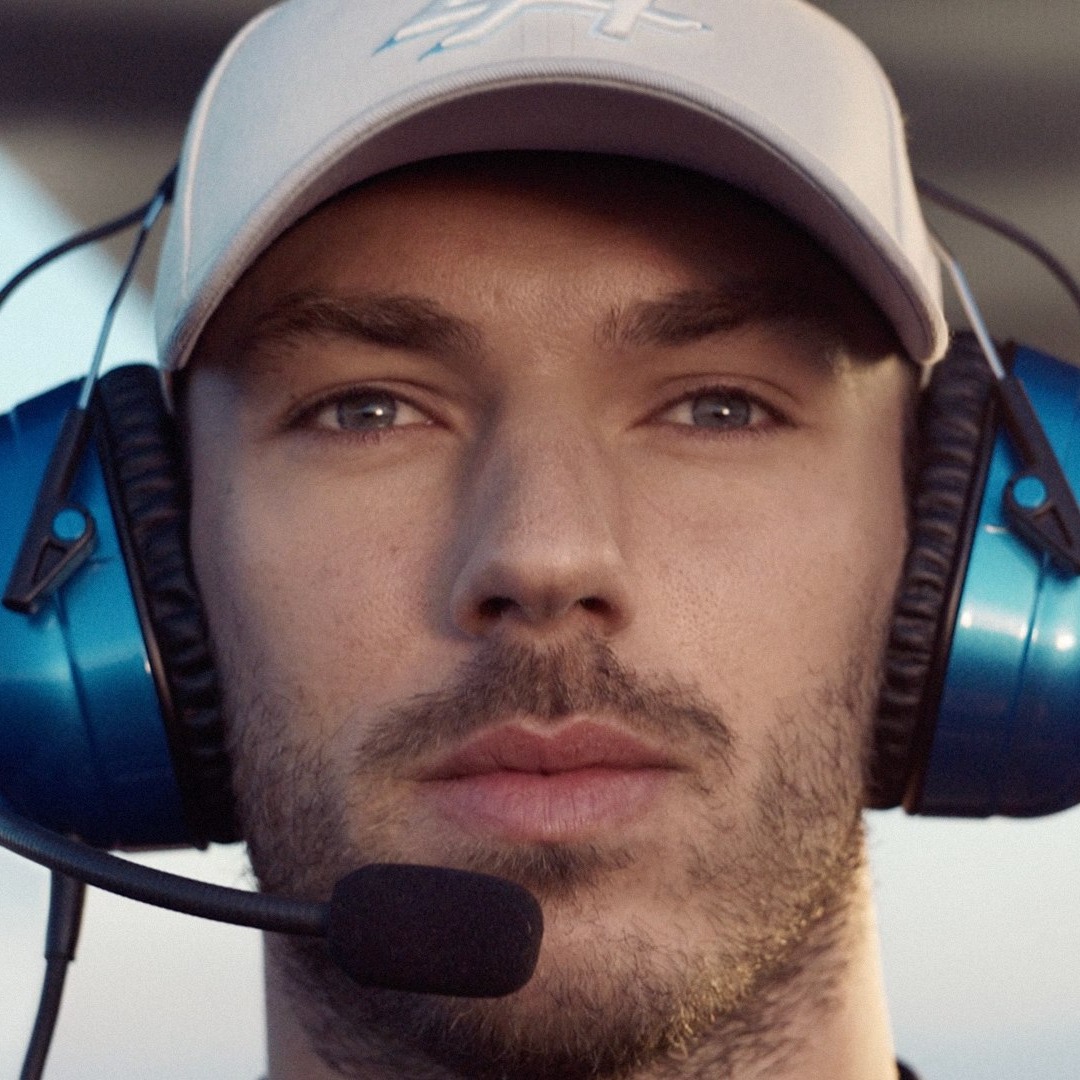 Primer plano del piloto de Fórmula 1, Pierre Gasly