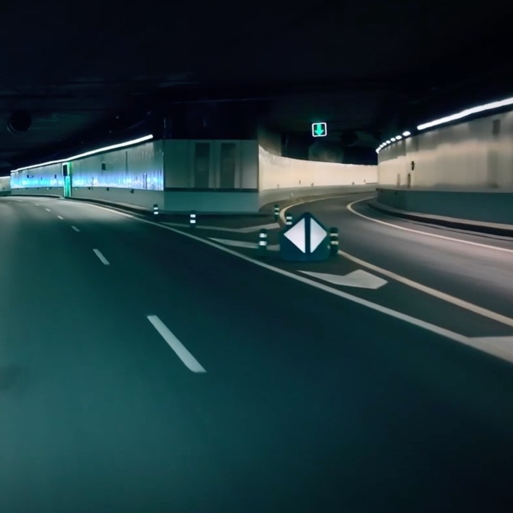 un túnel de la M-30 con la bifurcación de una salida