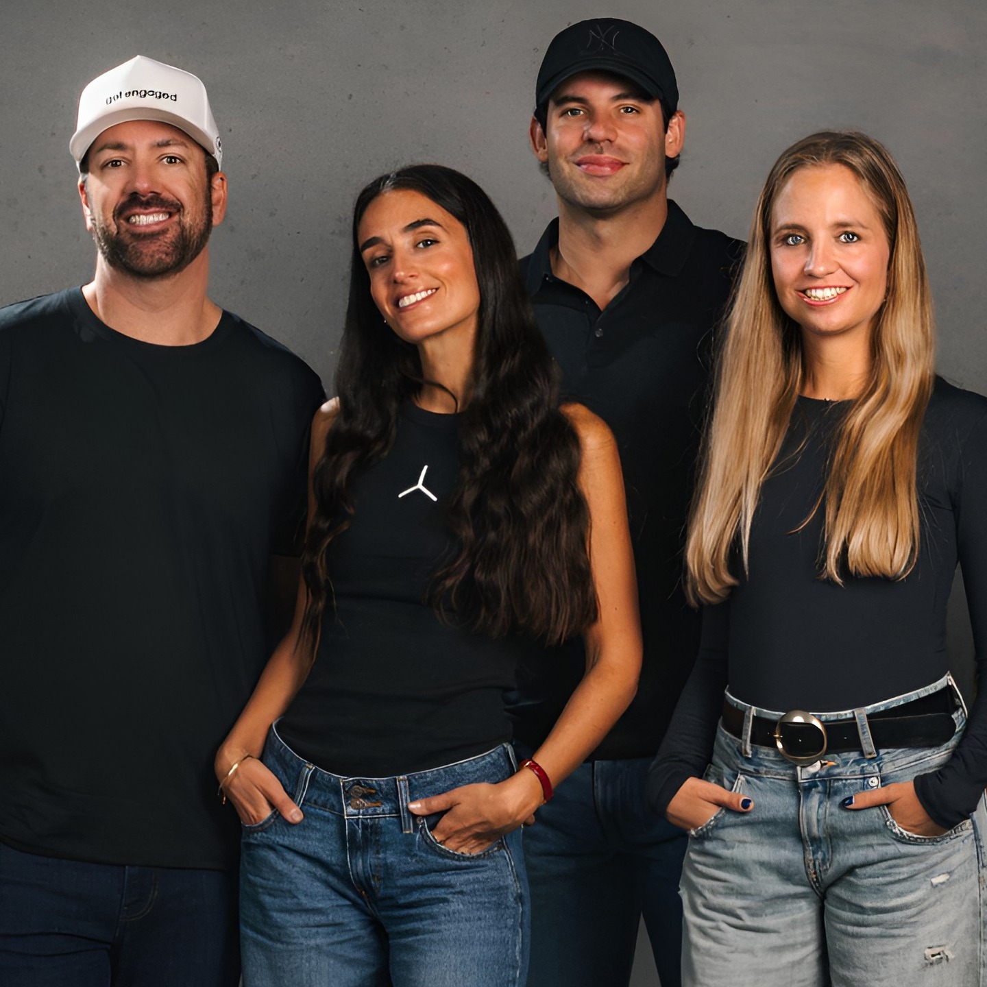 Las fundadoras de Samy con los fundadores de Get Engaged