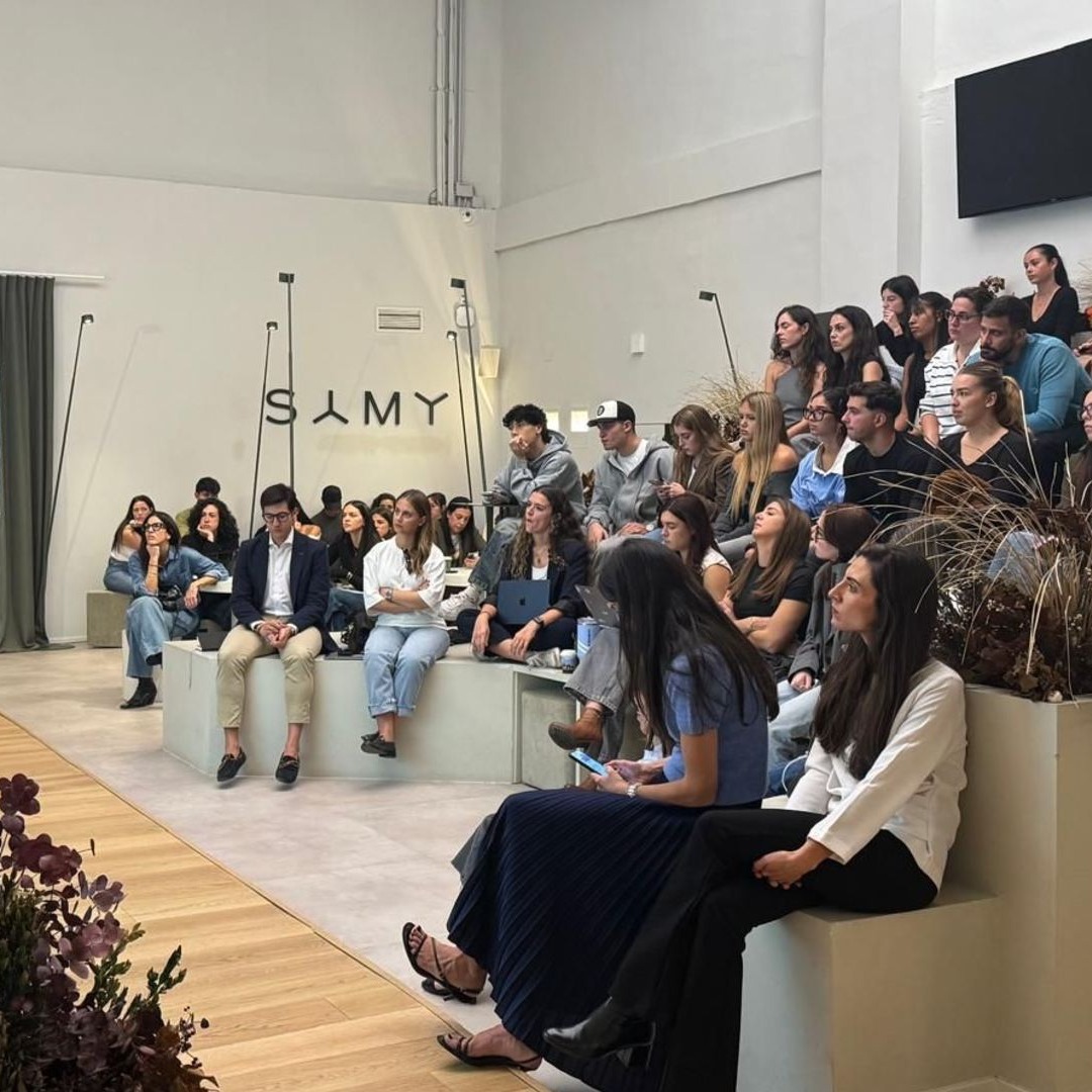 Profesionales en una sesión de formación en SAMY
