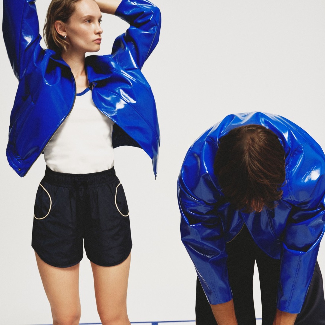 Modelos posan con las prendas creadas por Seagram's 0,0%