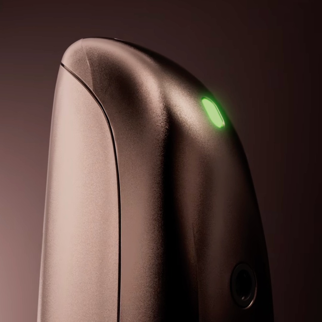 Plano detalle de un audífono en un anuncio de Specsavers