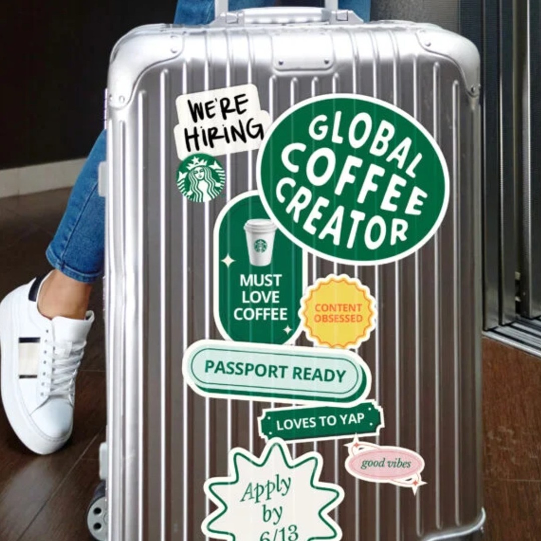 Una maleta con pegatinas de Starbucks