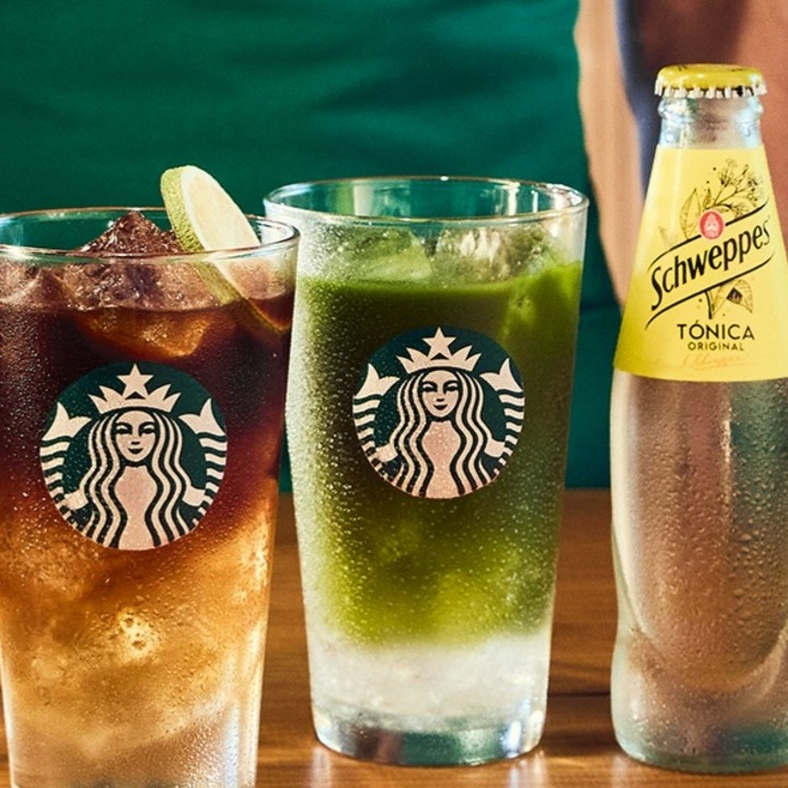 Combinación Starbucks y Schweppes