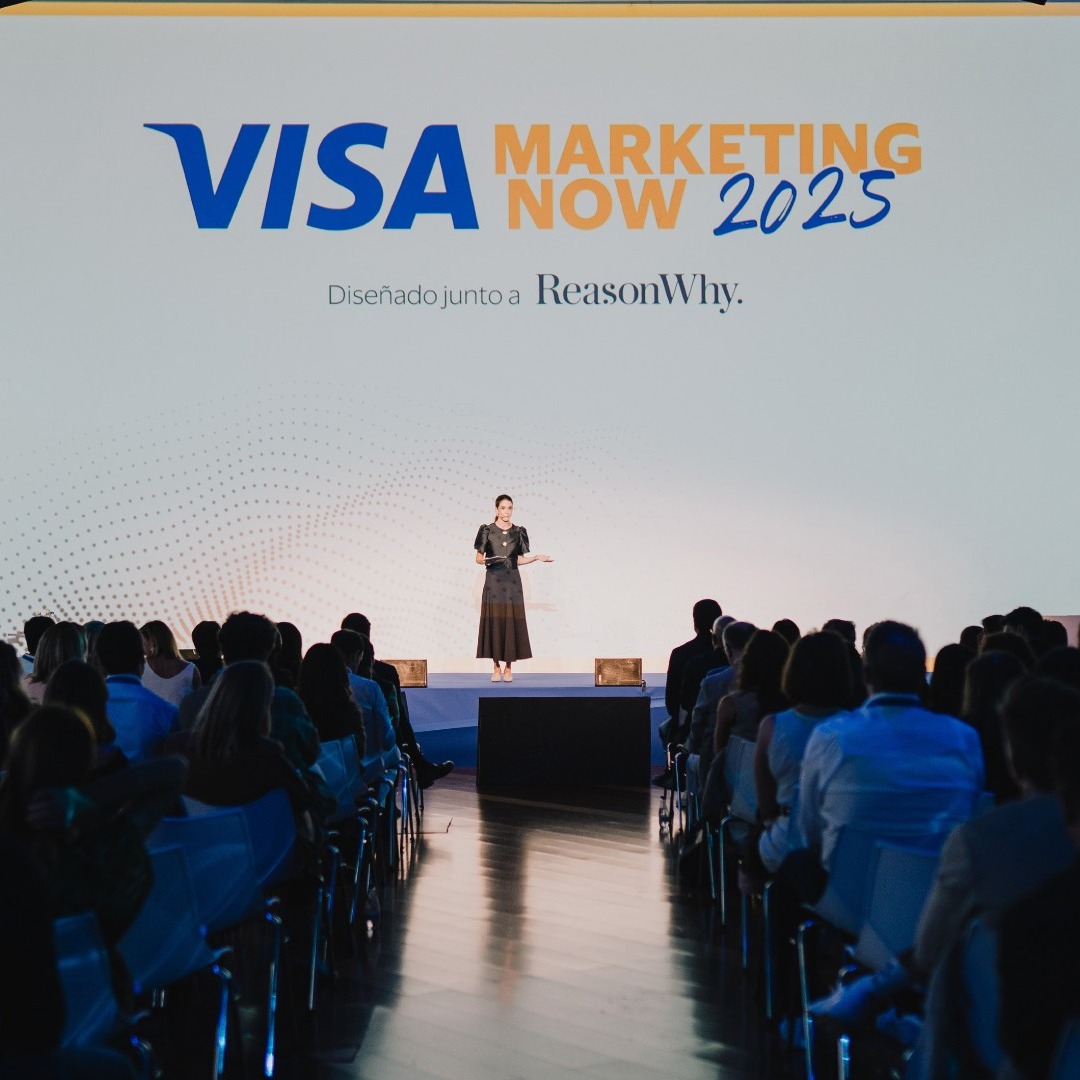 Natalia Marín presentando el evento Visa Marketing Now