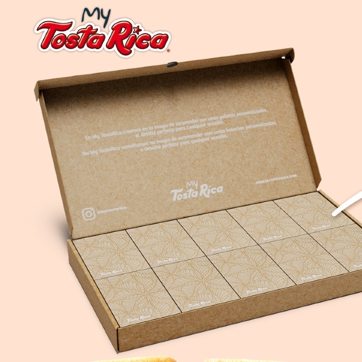 Una caja de Tosta Rica abierta