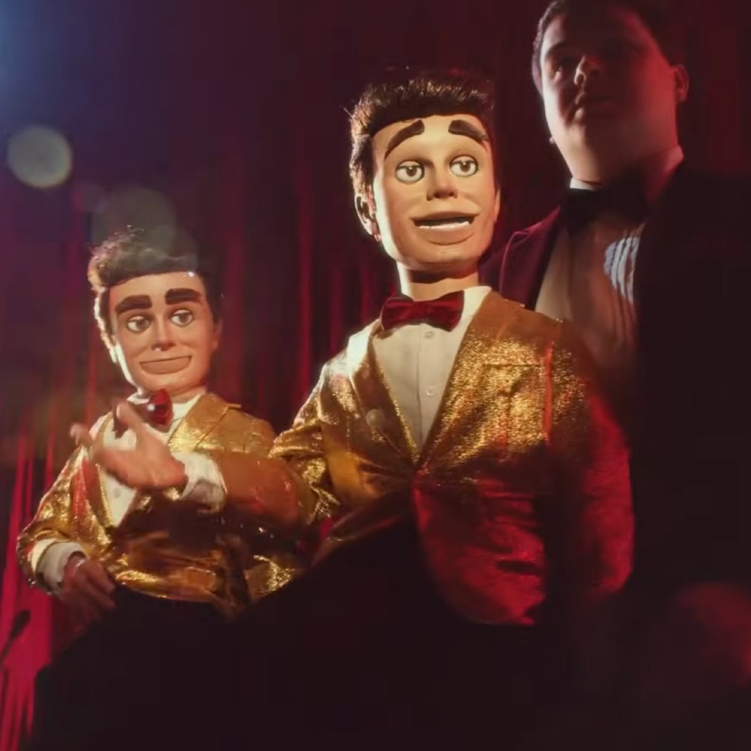 Dos marionetas de ventrílocuo