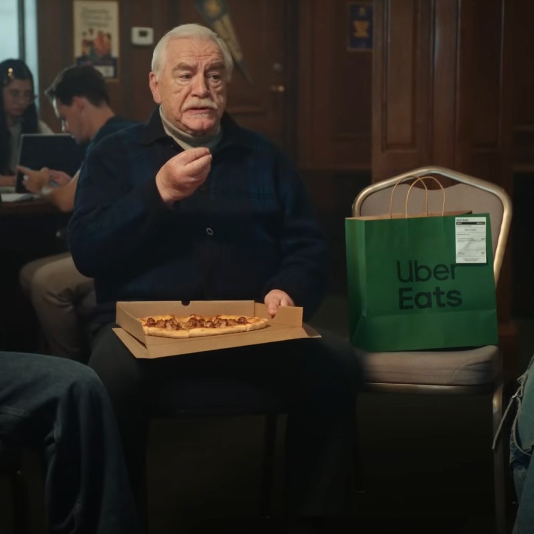 Brian Cox en un anuncio de Uber Eats