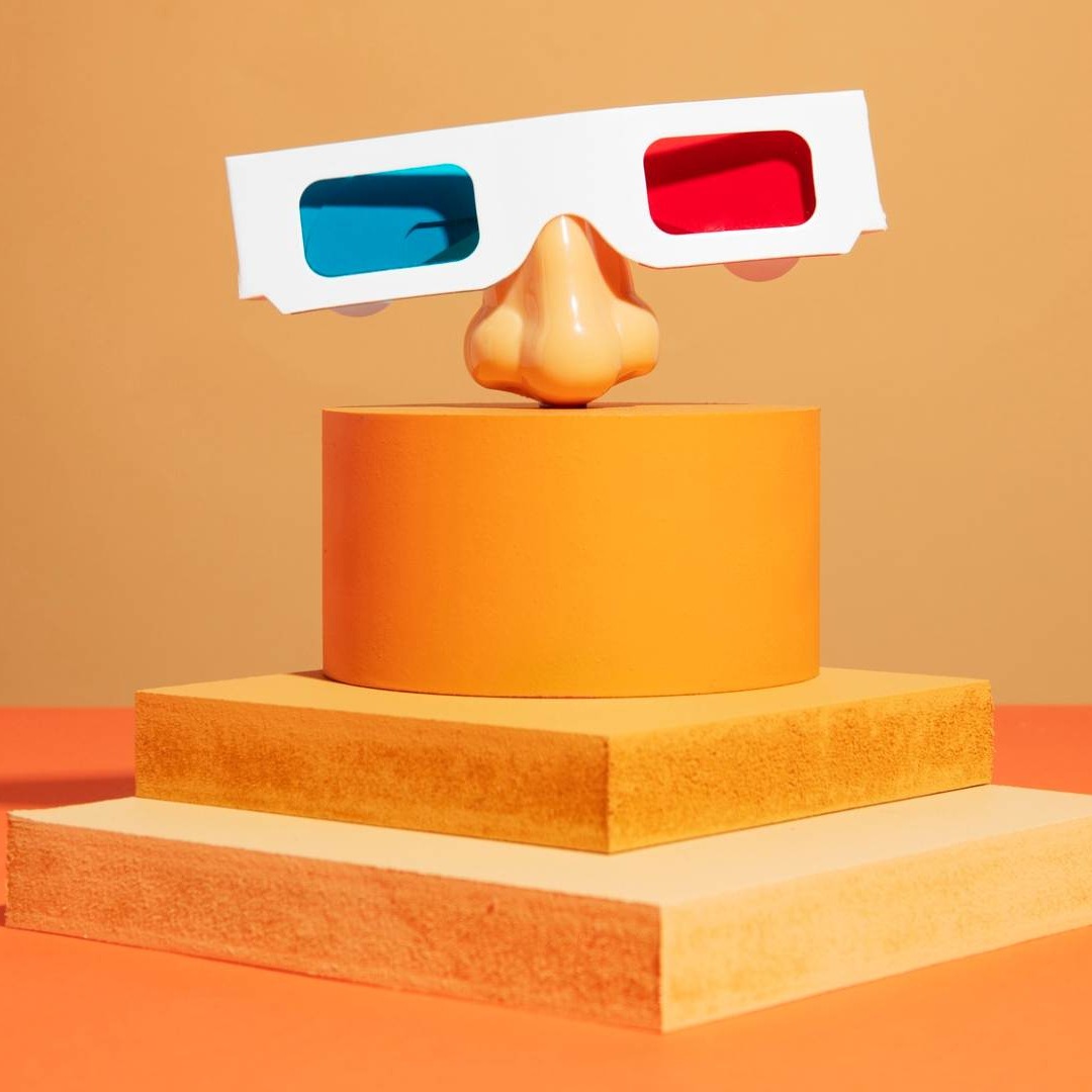 Gafas de 3D sobre una peana