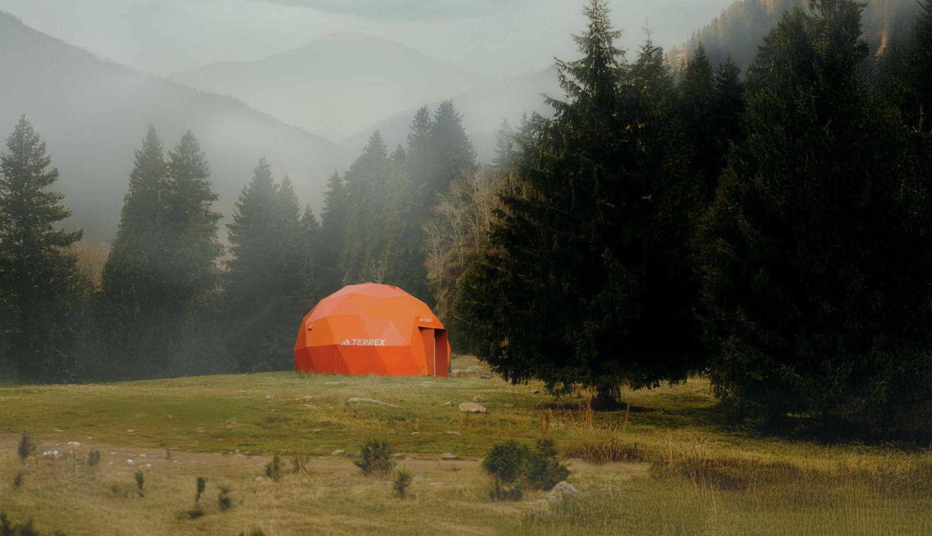 Estructura esférica en las montañas