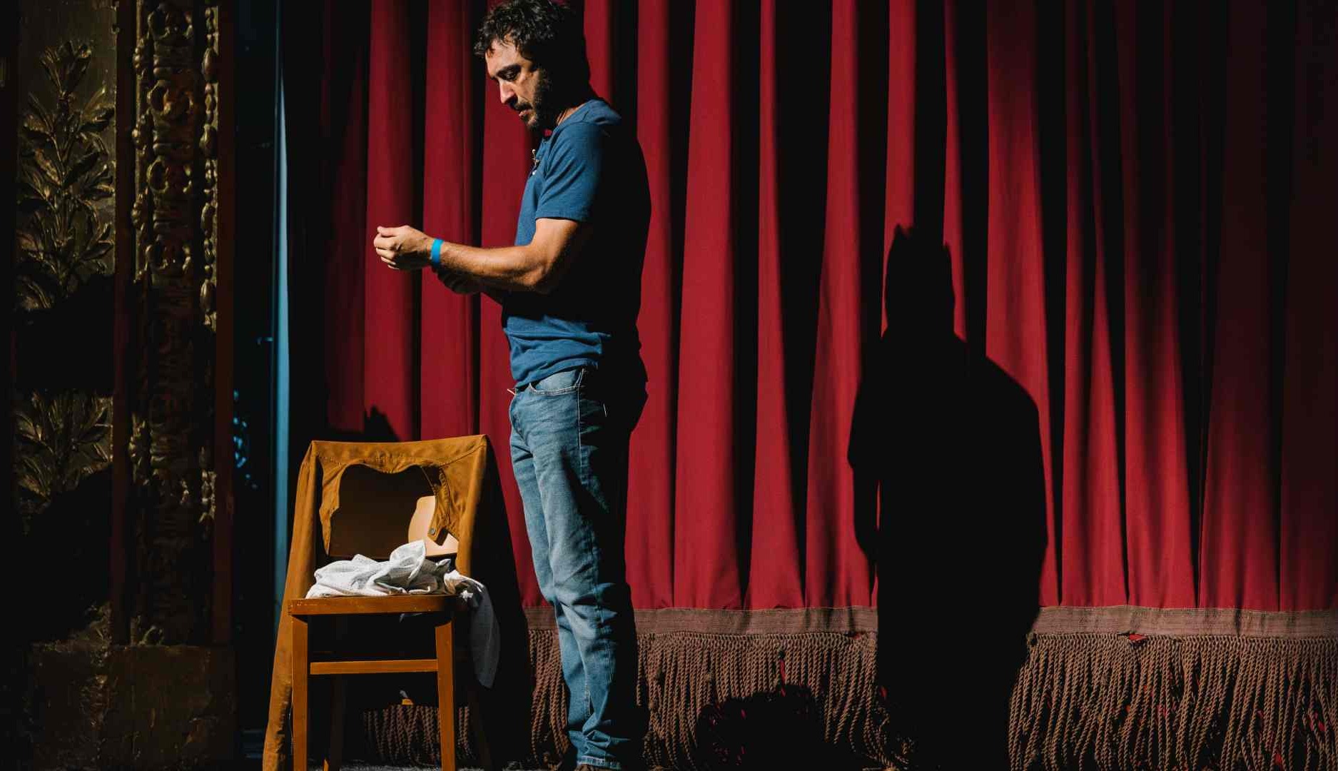 Representación teatral de un spot de Asisa
