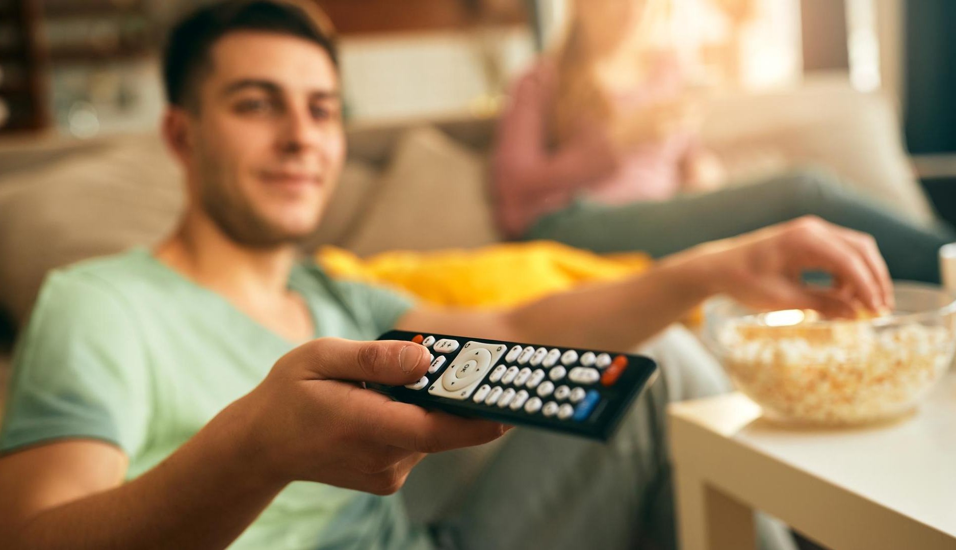 La campaña electoral y el “Grand Prix" elevan la audiencia de La1 en un julio de consumo estable