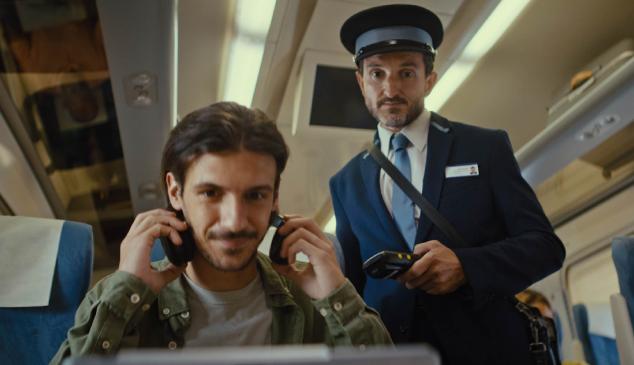 Los “acechadores” protagonizan la nueva campaña de BETC para Canal+