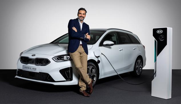 carlos lahoz director marketing kia