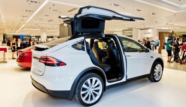 Corte Inglés Tesla