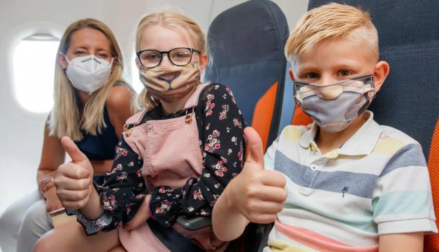 easyjet mascarillas niños avion aeropuerto