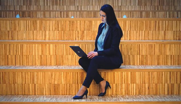 ejecutivos directivos espana adecco bandenoch clark empleo