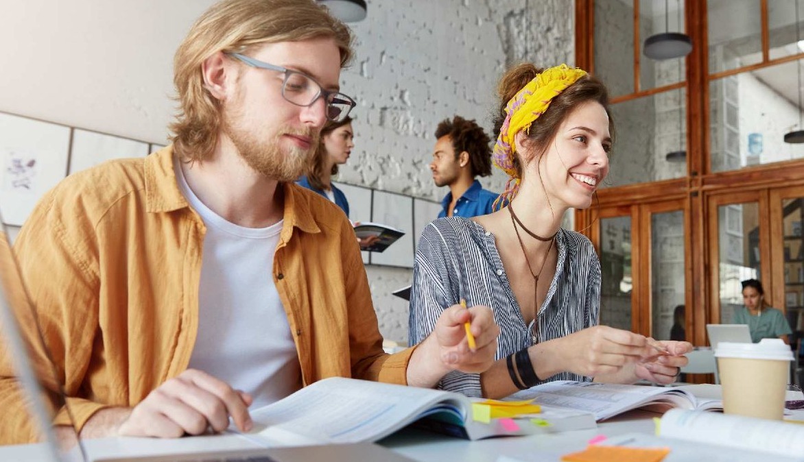 Estudiantes británicos_industrias creativas