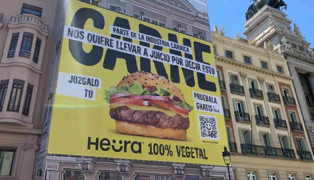 Lona publicitaria de Heura en la calle Alcalá