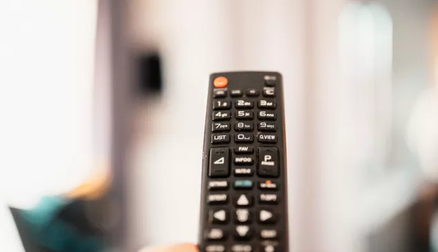 Así ha sido un 2022 que ha consolidado la hibridación de consumo y modelos en televisión, según Barlovento
