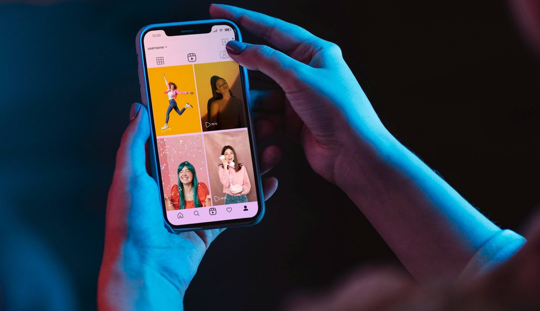 Persona usando Instagram