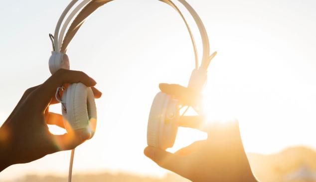 Un tercio de los internautas a nivel global han escuchado podcasts en el último mes