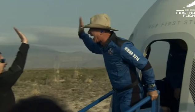 Jeff Bezos y Blue Origin completan su primer viaje tripulado al espacio: "Best day ever!"
