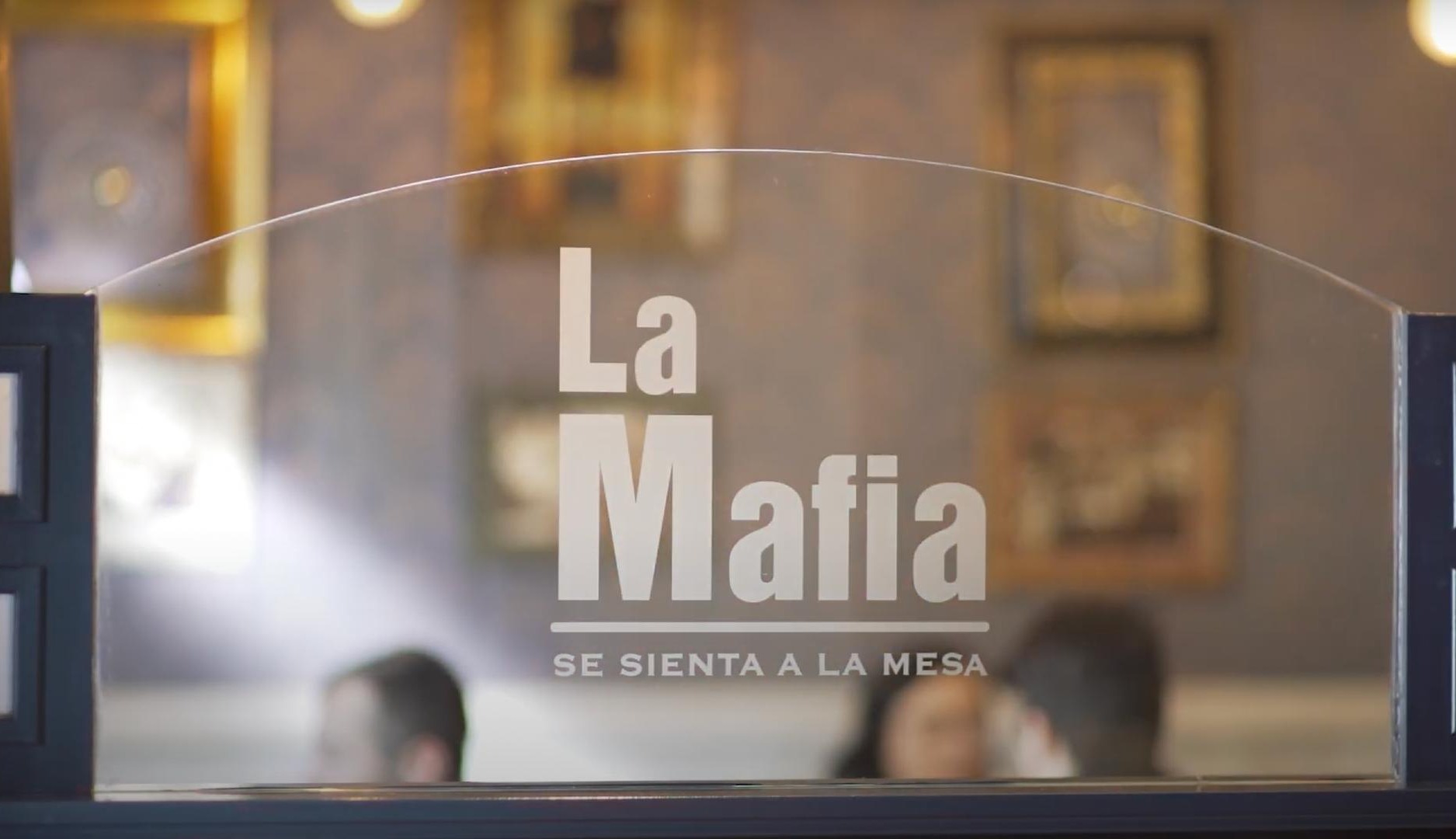 La Mafia se sienta a la mesa