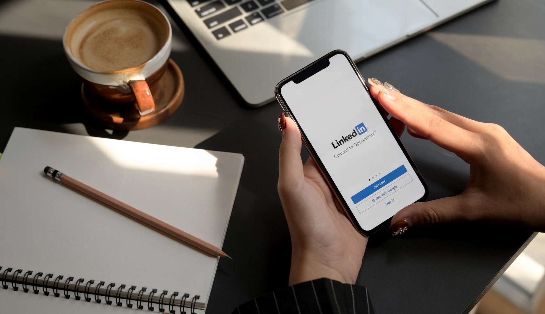 LinkedIn refuerza sus sistemas de verificación con tres nuevos métodos