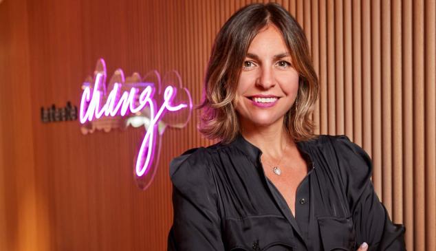 lucía_angulo_accenture_song