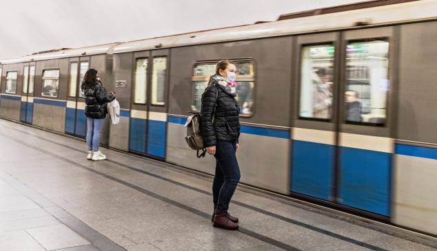 metro mujer coronavirus