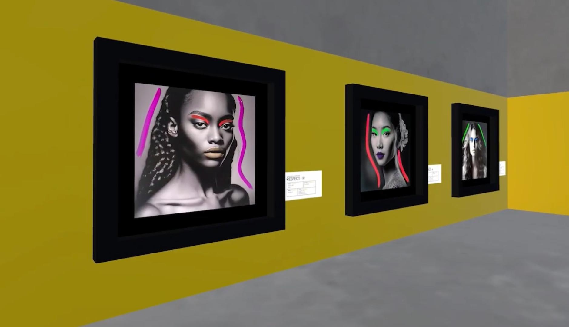 Algunos cuadros de mujeres de otras razas en el museo digital, sobre una pared amarilla